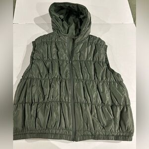 Avia women’s puff vest with hood size XXXL (22) Olive green